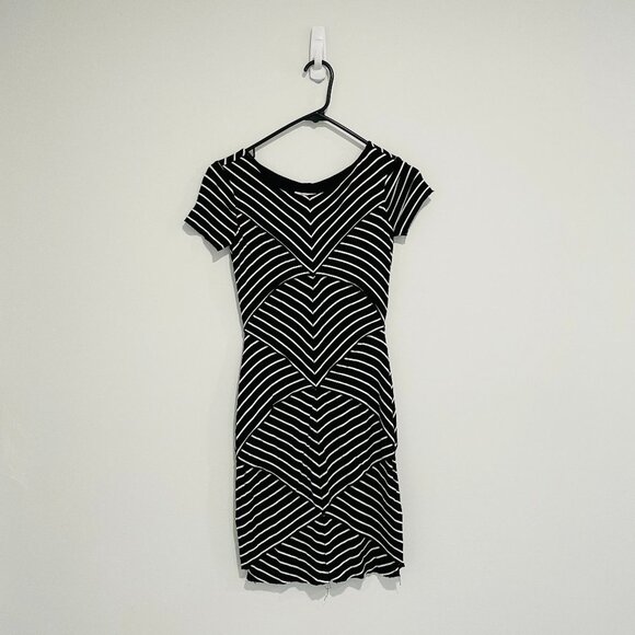 Bailey 44 Dresses & Skirts - Bailey 44 Black and White Striped Short Sleeve Dress Size XS